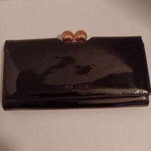 Preloved!! Ted baker patent leather wallet has flaws shown in photos